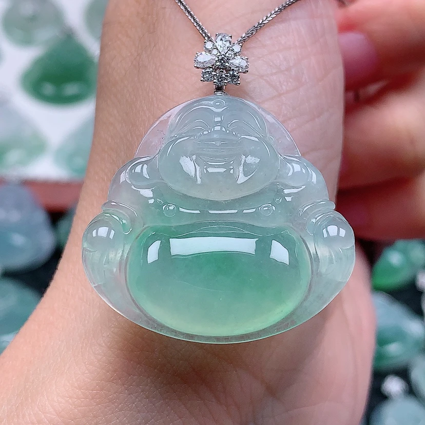 百千翡翠-18k金镶嵌冰种厚装飘绿佛公吊坠（尺寸31*33.5*7.2）