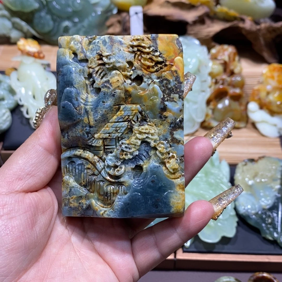 蛇纹石玉颈饰未镶嵌