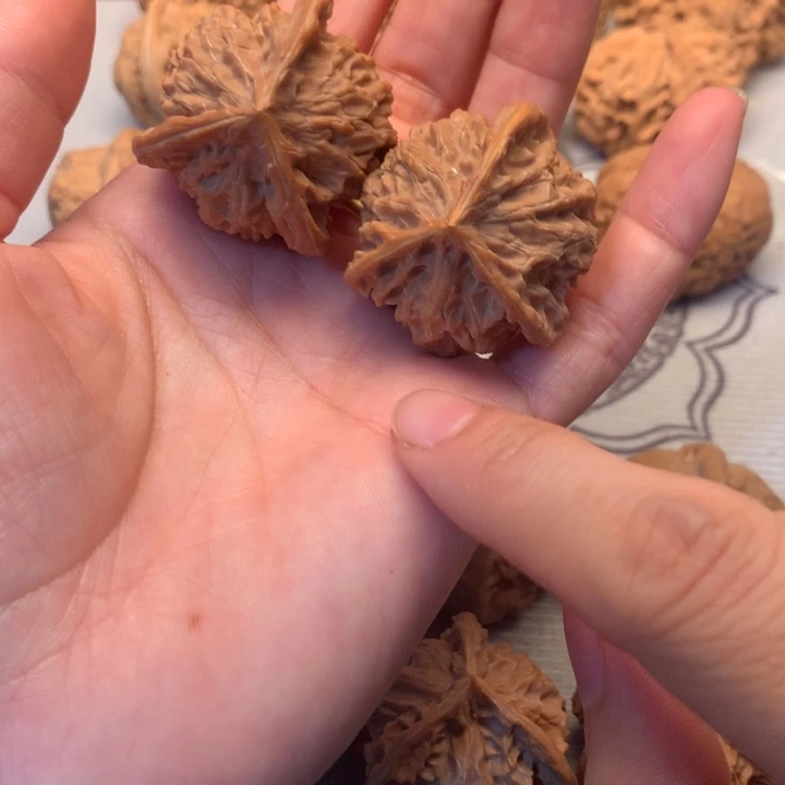清***澈文玩核桃把件三棱