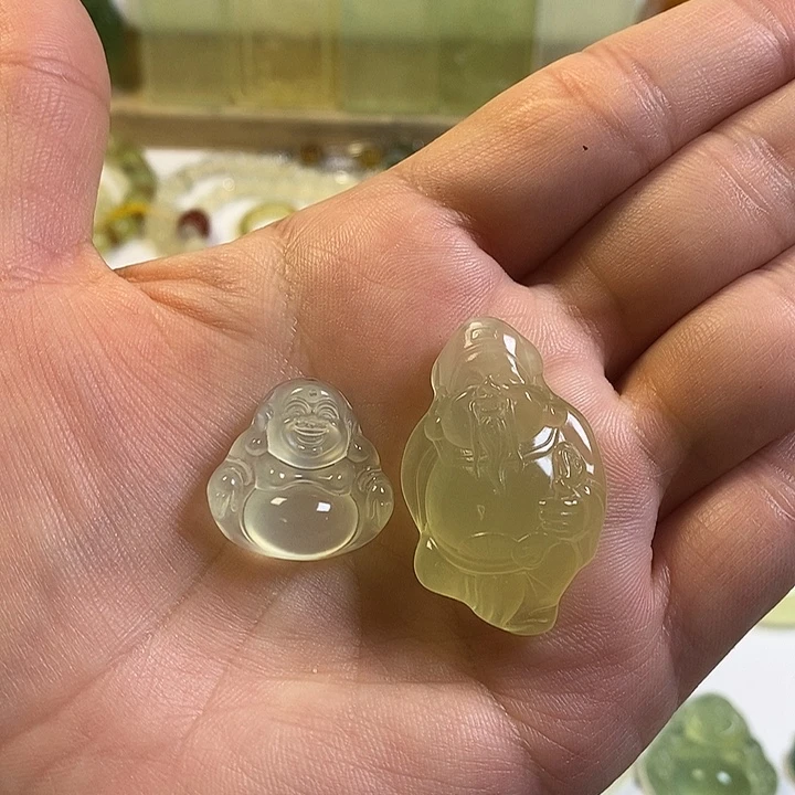 熊***熊蛇纹石玉未镶嵌颈饰