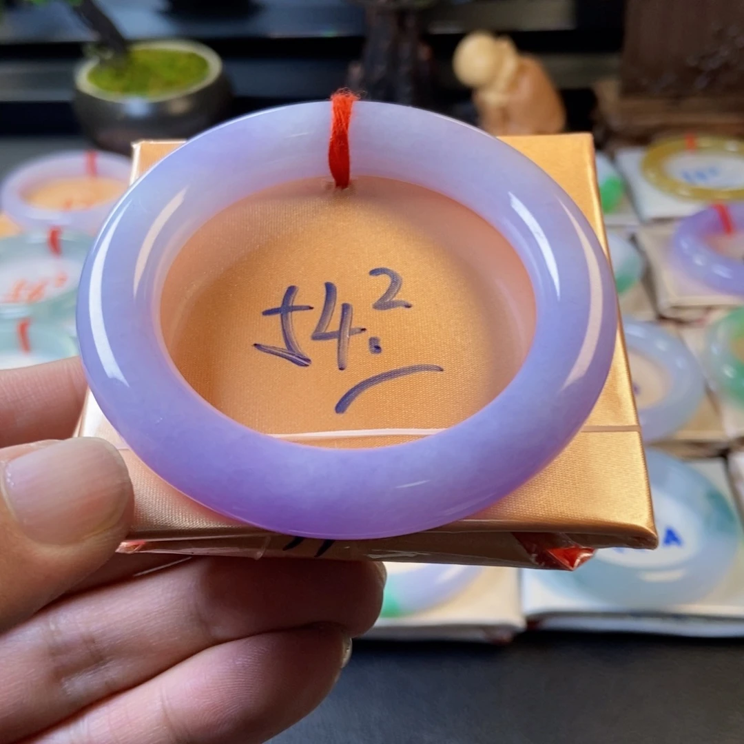 翡翠未镶嵌手镯43、紫圆条