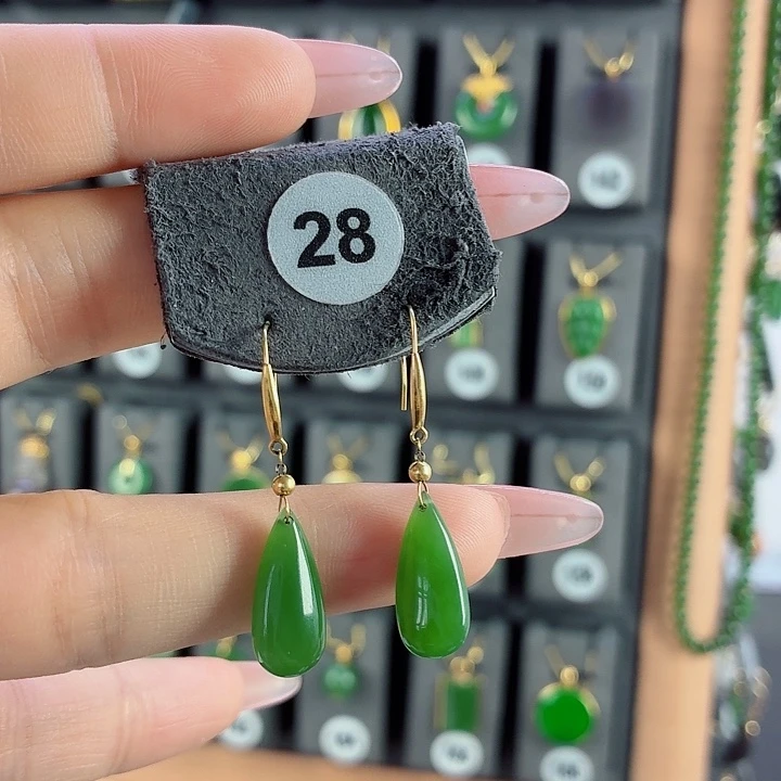 和田玉18K金镶嵌耳饰