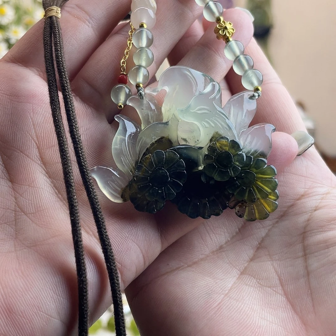 蛇纹石玉未镶嵌吊坠