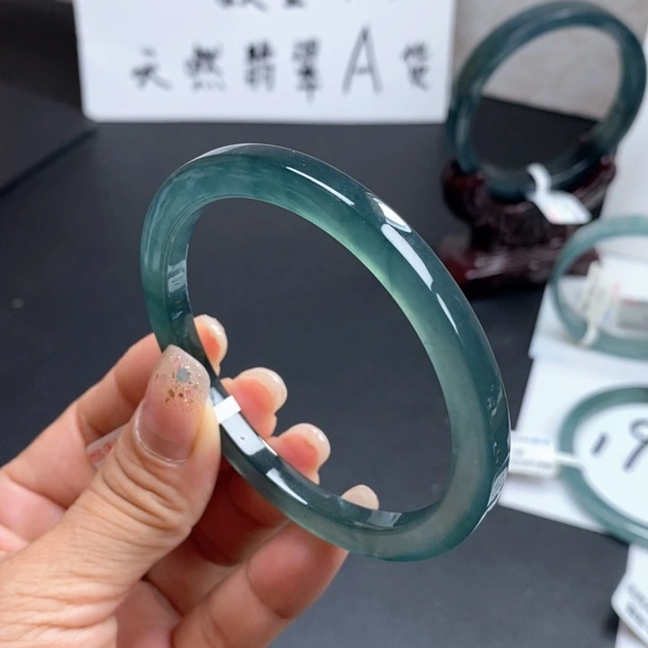 翡翠手镯未镶嵌58尺寸