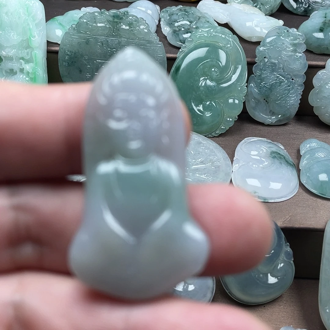 翡翠未镶嵌颈饰宝宝佛