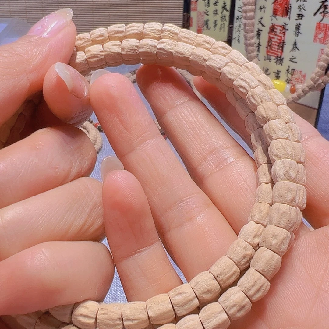 小***猪吊坠柏香籽/百香籽