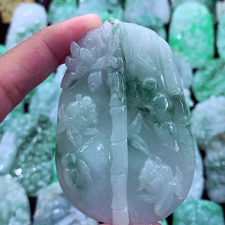 吊坠(不含链)未镶嵌翡翠