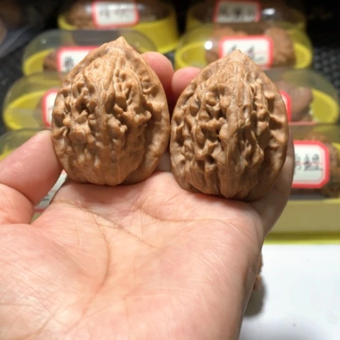 吊坠文玩核桃?**生大红袍