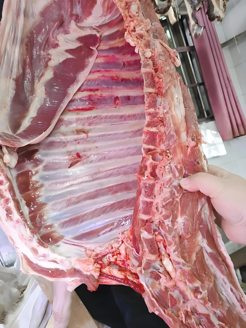 老家当地羊肉直播间现场称重5斤起拍半羊整扇20%腿排