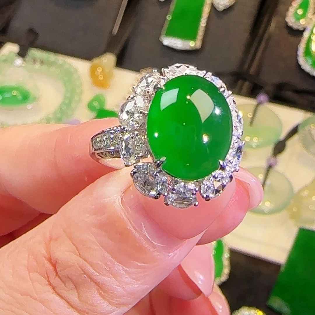 翡翠18K金镶嵌戒指