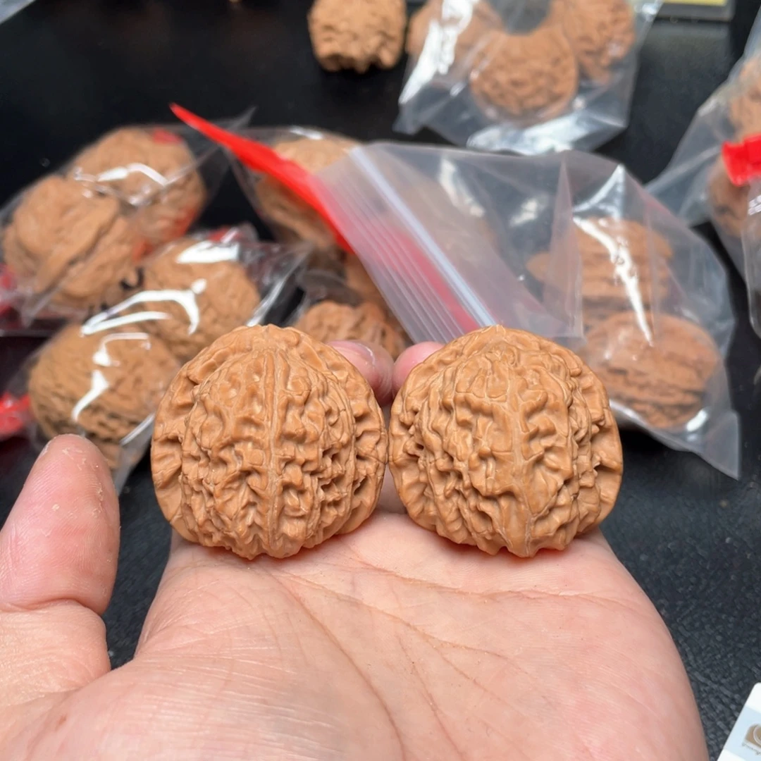 军***励吊坠文玩核桃白狮子46