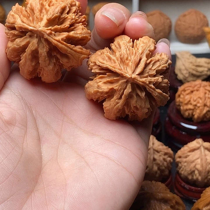 立***冬吊坠文玩核桃八棱