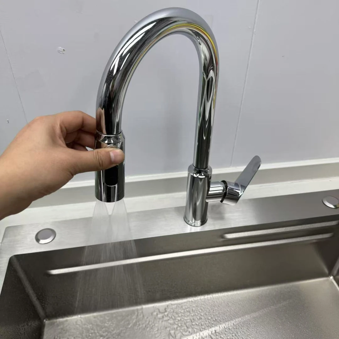 九级电镀龙头，亮面质感强，耐腐蚀，耐磨度高。