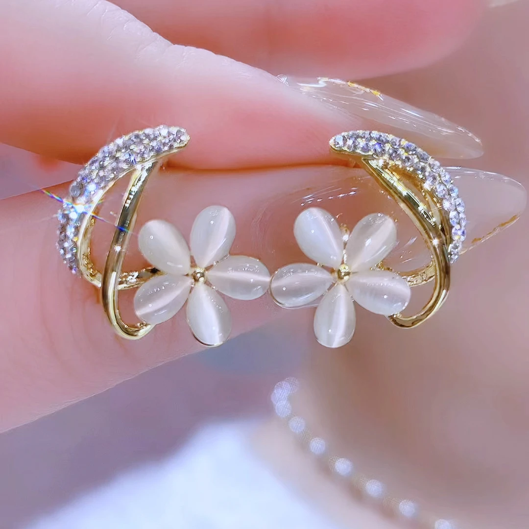 铜合金合成锆石耳饰 精致时尚洋气花朵耳钉