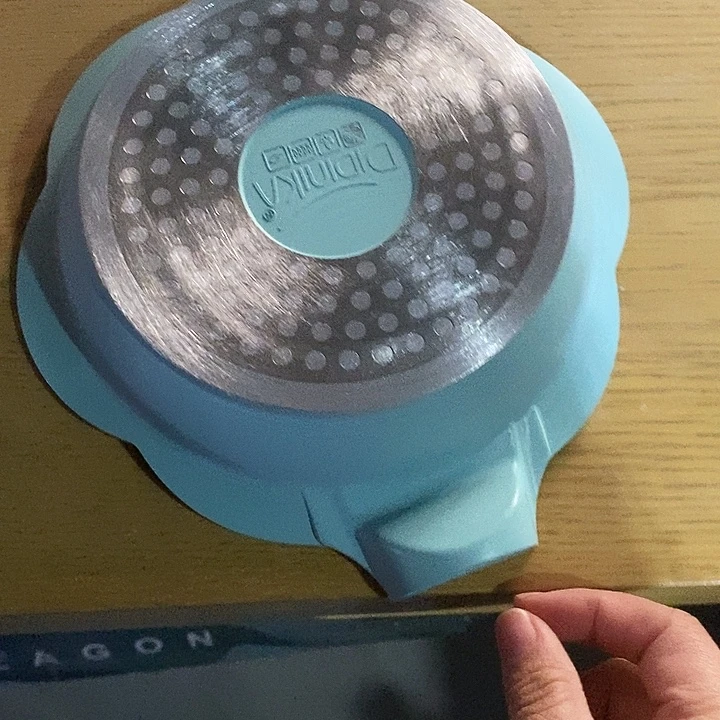 蓝色花朵煎锅锅体