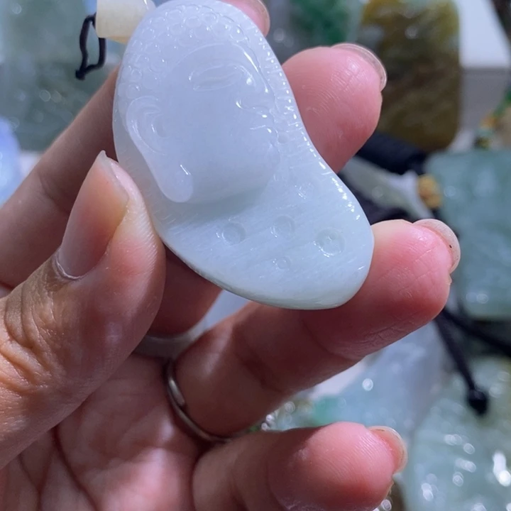 【闪购商品】颈饰未镶嵌翡翠佛