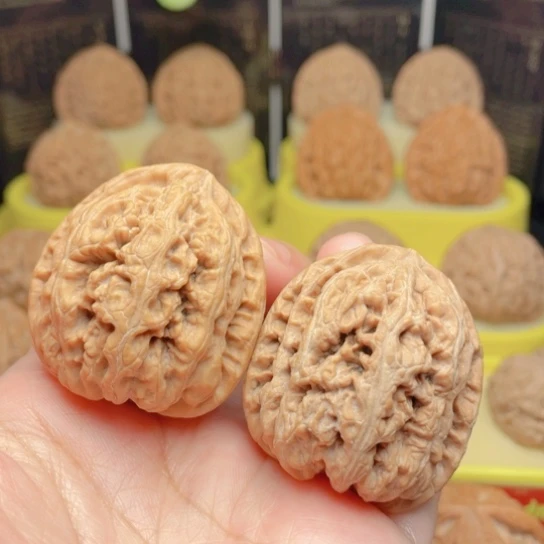 文玩核桃吊坠38全品原桩粗筋