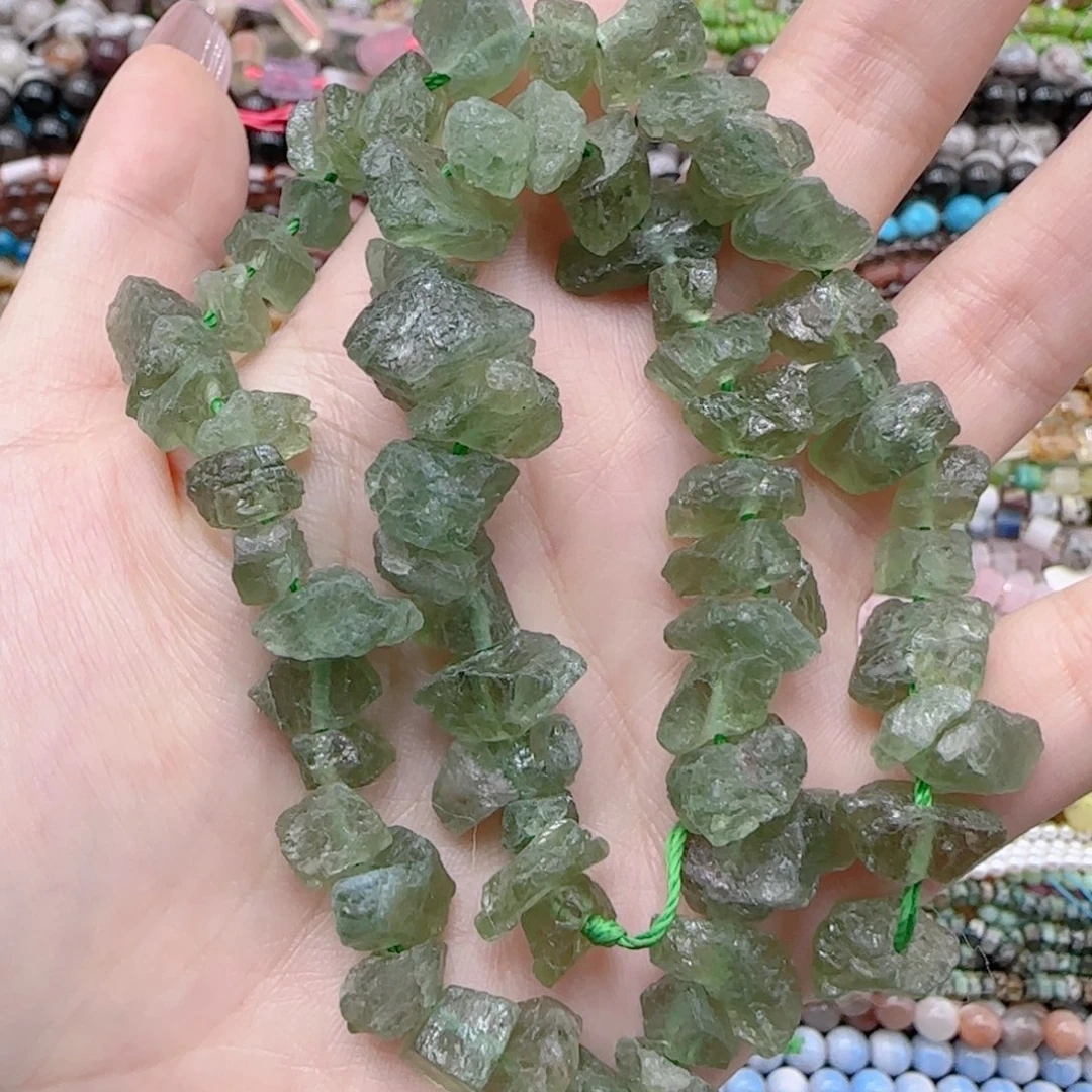玛瑙/玉髓未镶嵌珠宝半成品橄榄晶原石一条