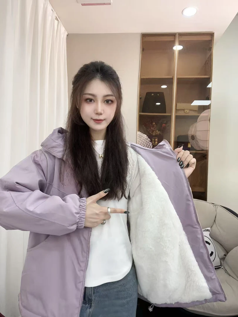 加绒加厚2025新款冲锋衣宽松休闲连帽时尚夹克上衣冬季短外套女