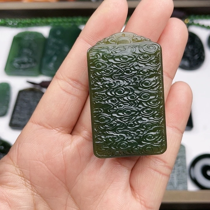 蛇纹石玉未镶嵌挂件泰山玉祥云牌子