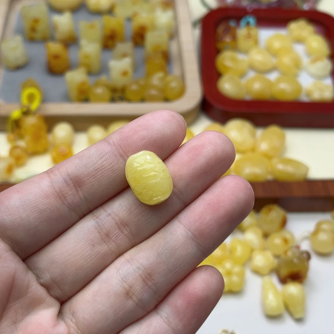 【闪购商品】蜜蜡裸石未镶嵌配饰