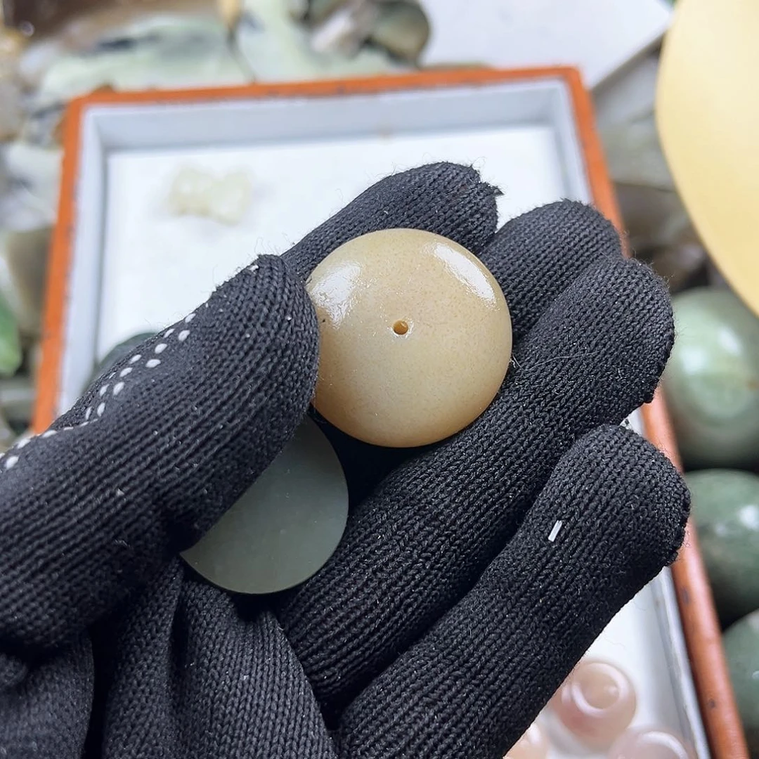 颈饰未镶嵌和田玉雾**花