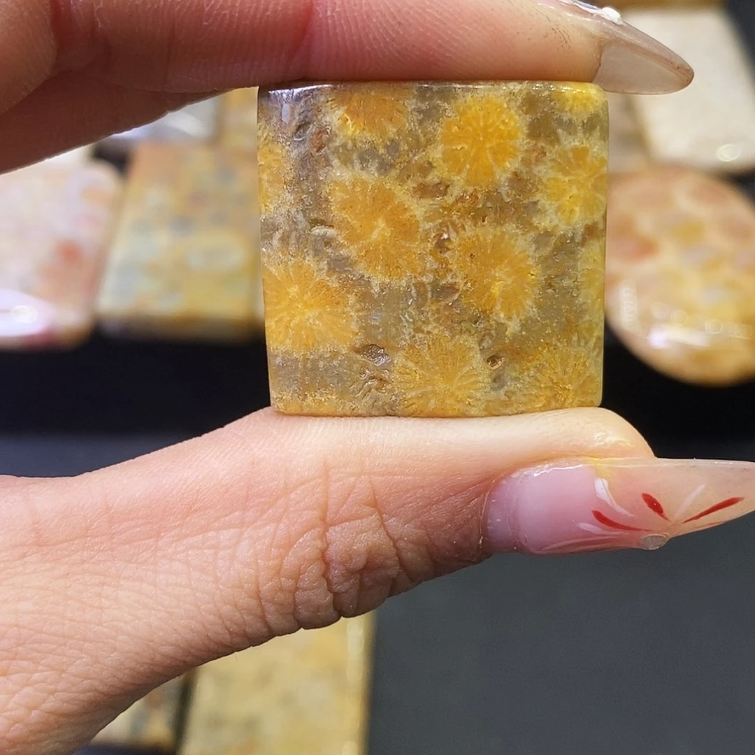 硅化玉颈饰合金大**阿