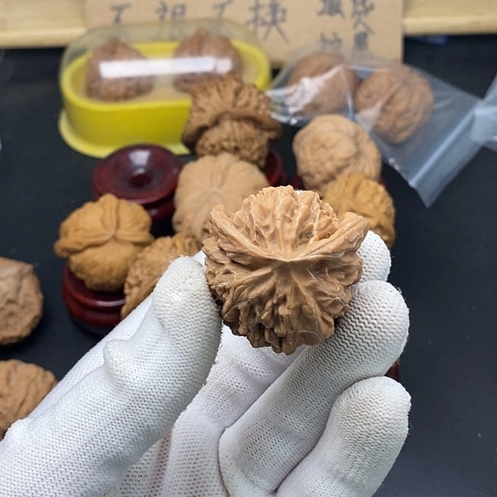 善***慧文玩核桃吊坠瑕疵不退不换