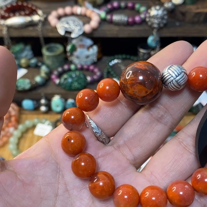 南红玛瑙手链合金?**7