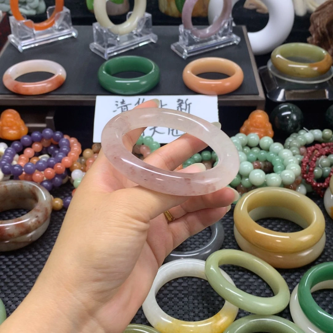 石英质玉手镯未镶嵌