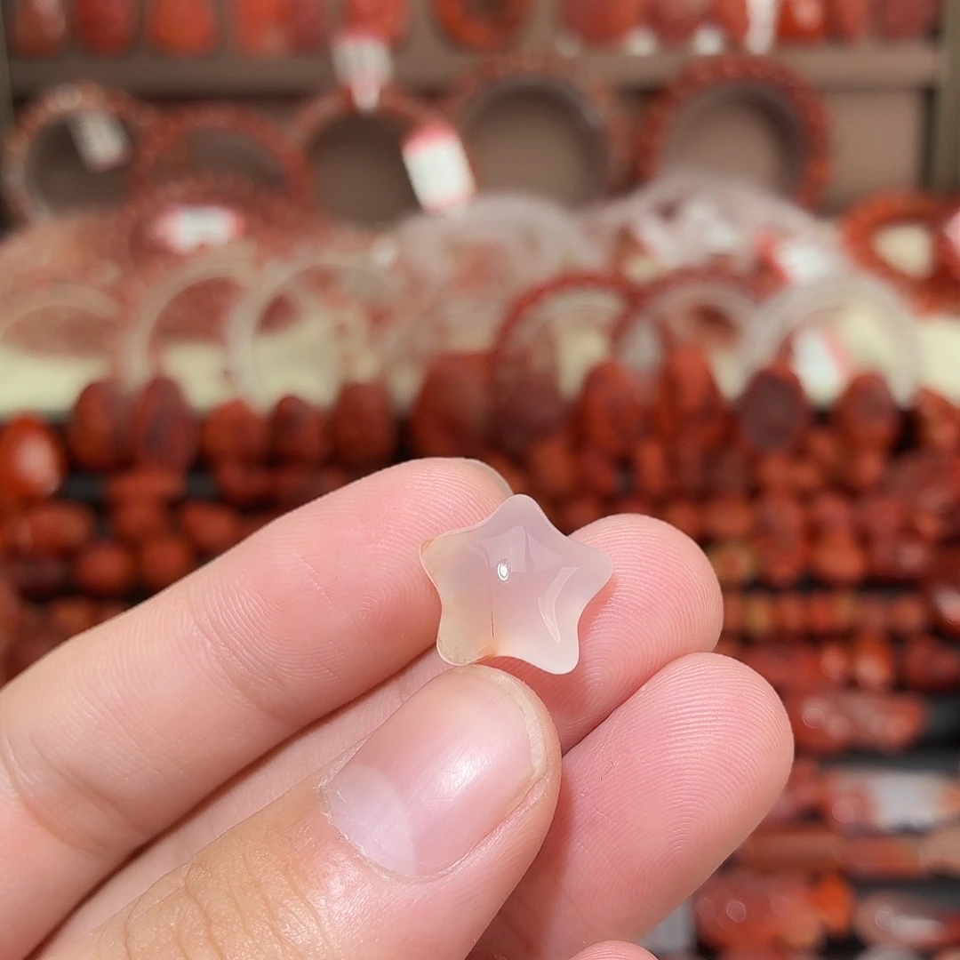 南红玛瑙未镶嵌颈饰五角星