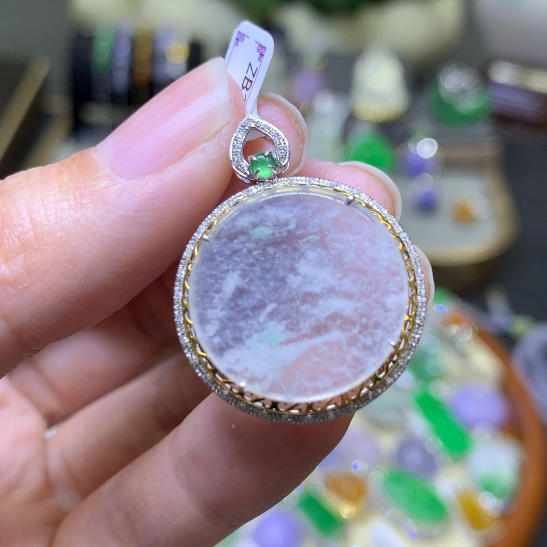 翡翠颈饰18K金镶嵌翡翠吊坠项链