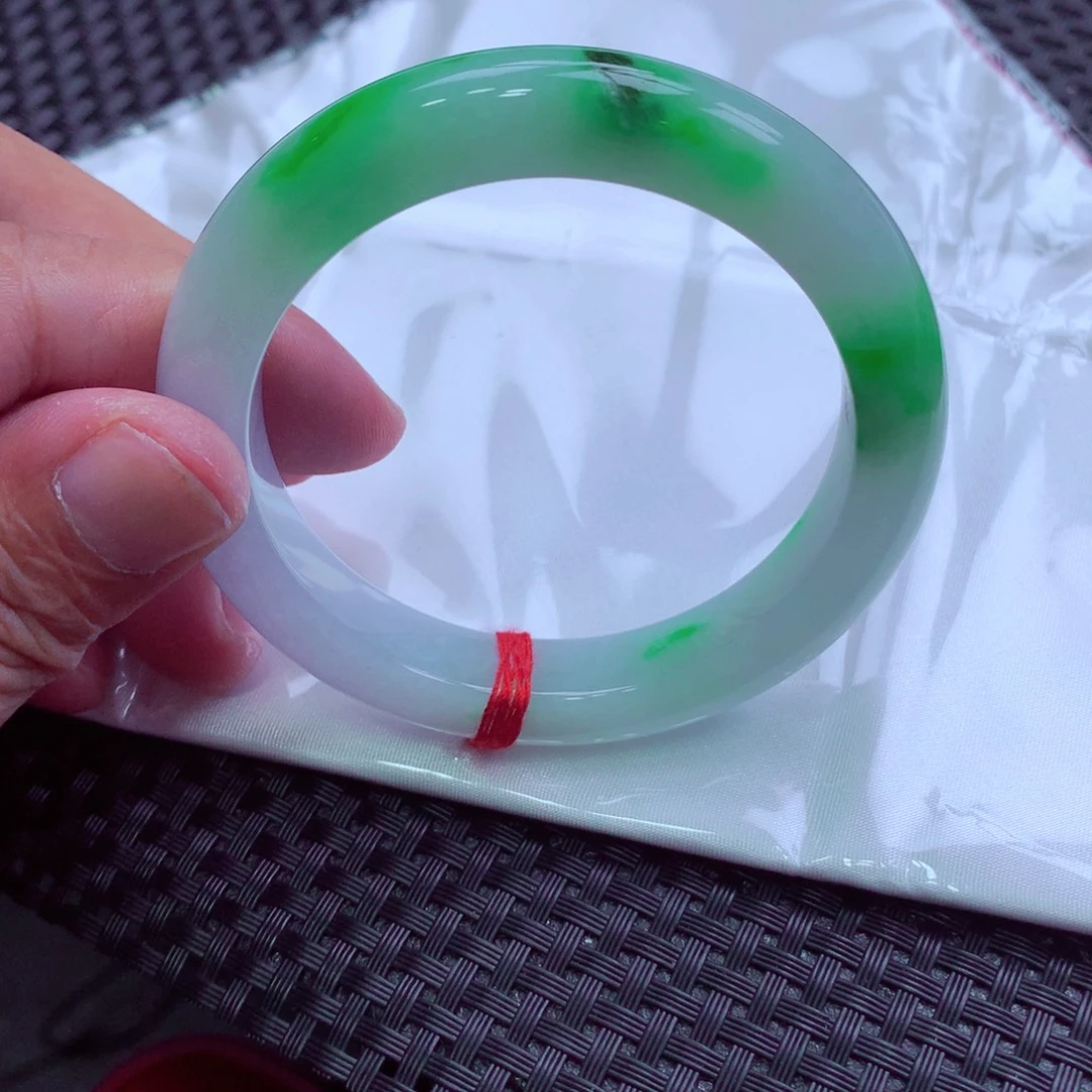 翡翠未镶嵌手镯翡翠