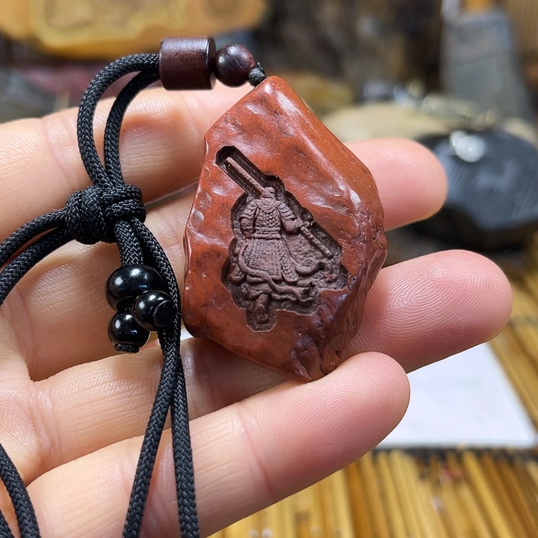 新疆原石雕刻手把件