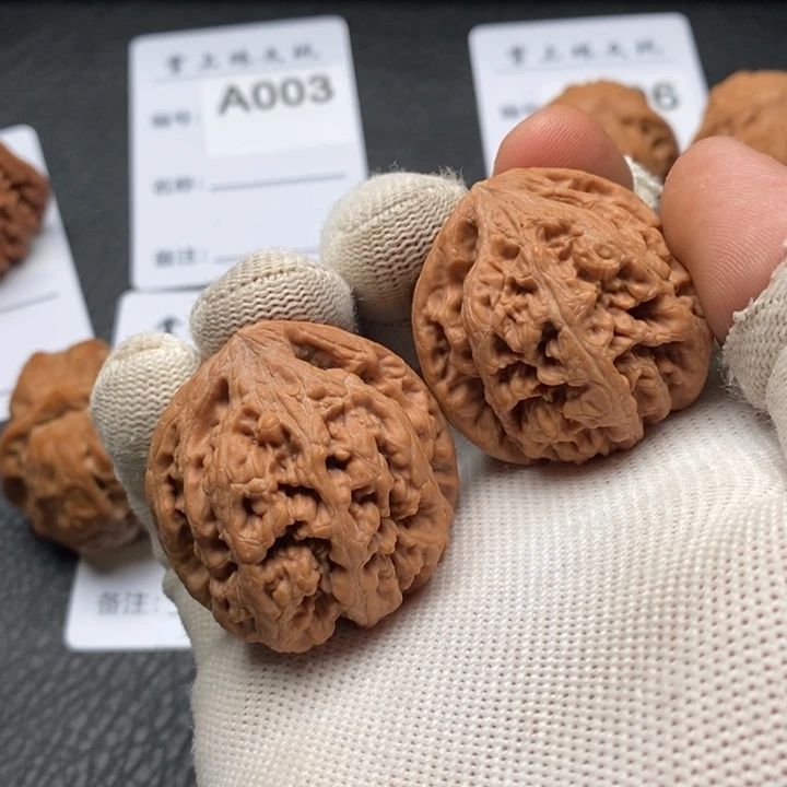 等***待文玩核桃把件粗筋