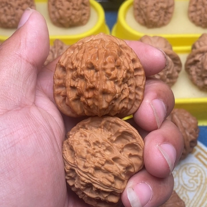 文玩核桃吊坠大*胖三角白43