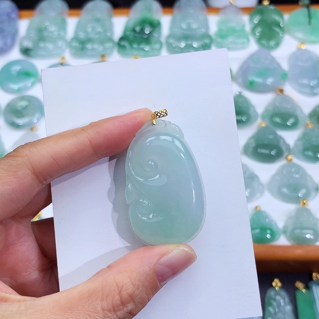 翡翠18K金镶嵌颈饰翡翠吊坠