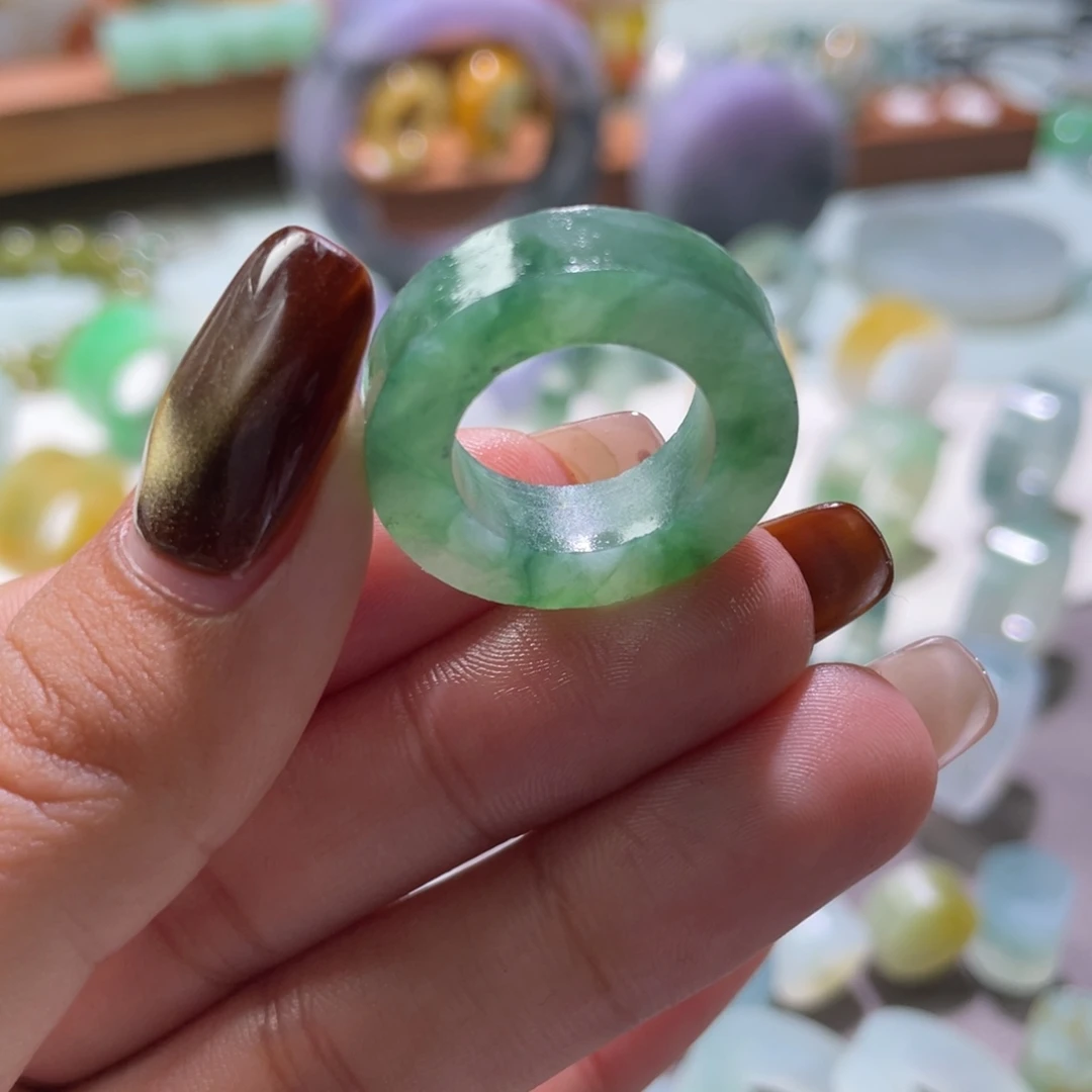 定制翡翠未镶嵌翡翠