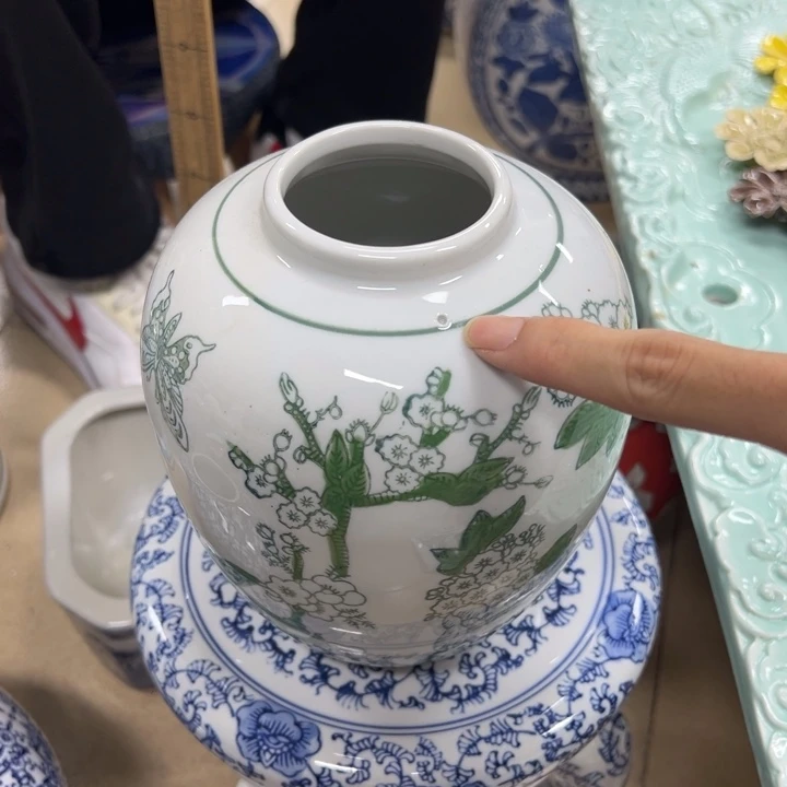 瓷片微瑕。。。。。。。。。。。。。。