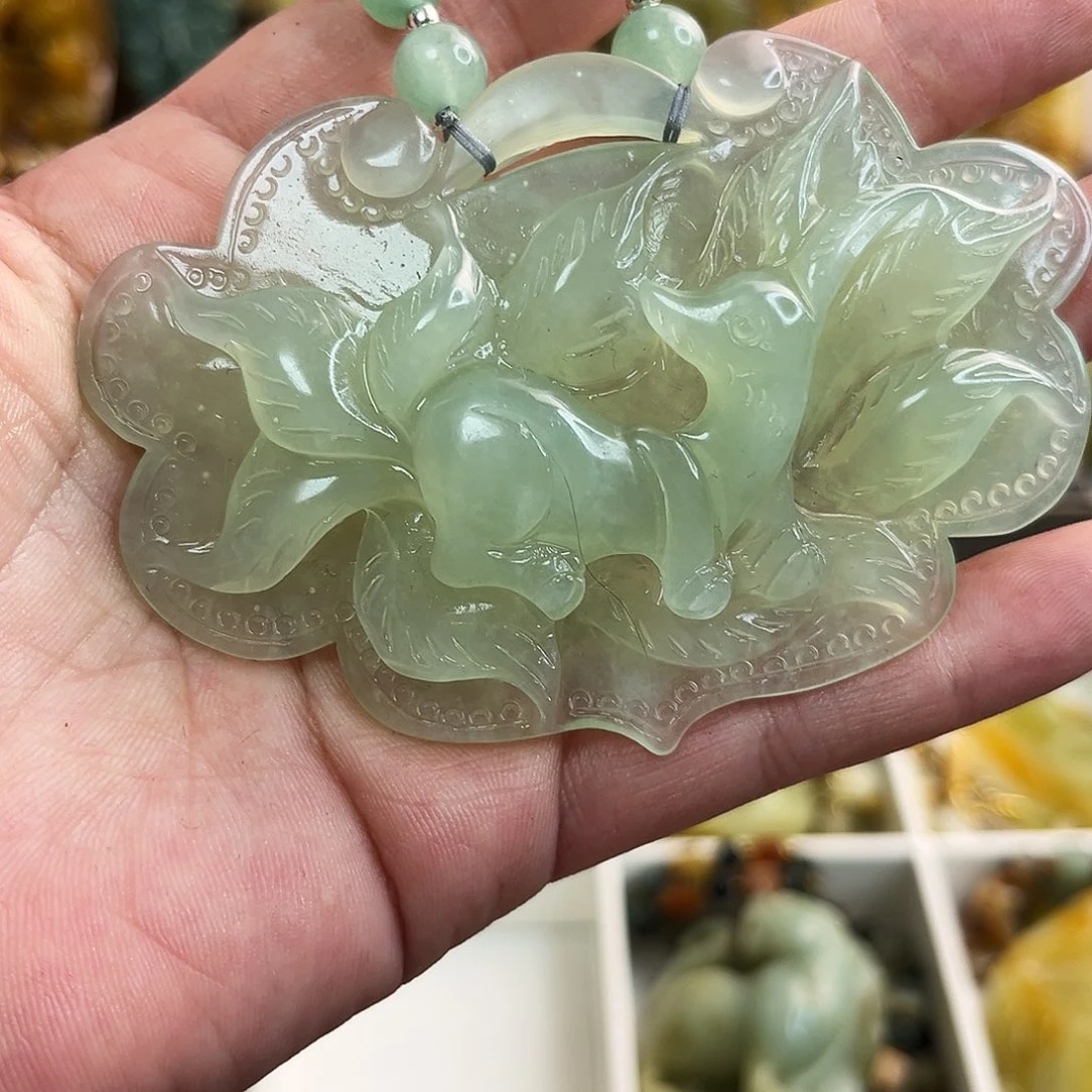 蛇纹石玉颈饰未镶嵌