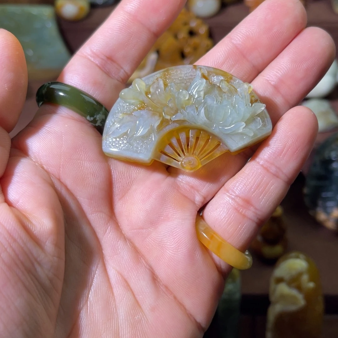 蛇纹石玉未镶嵌颈饰