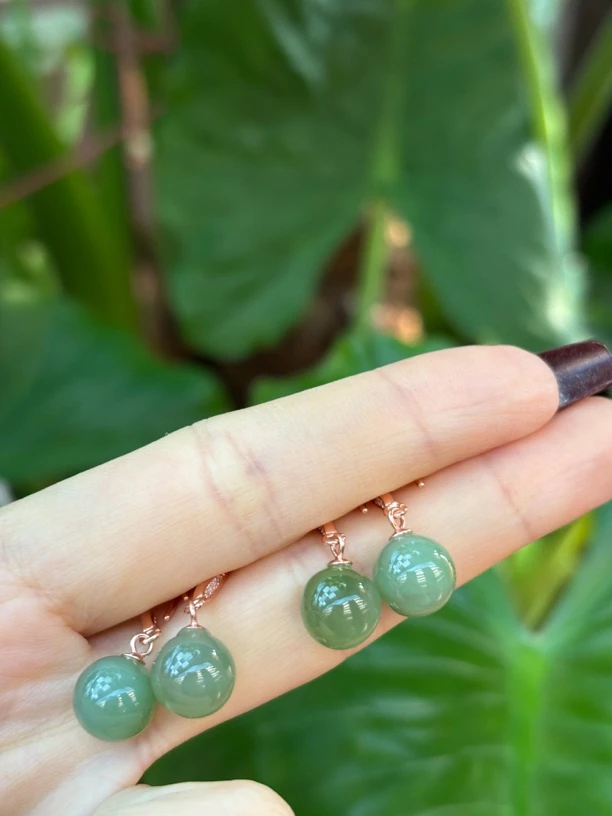 4704和田玉s925银镶嵌耳钉 多样性发其一