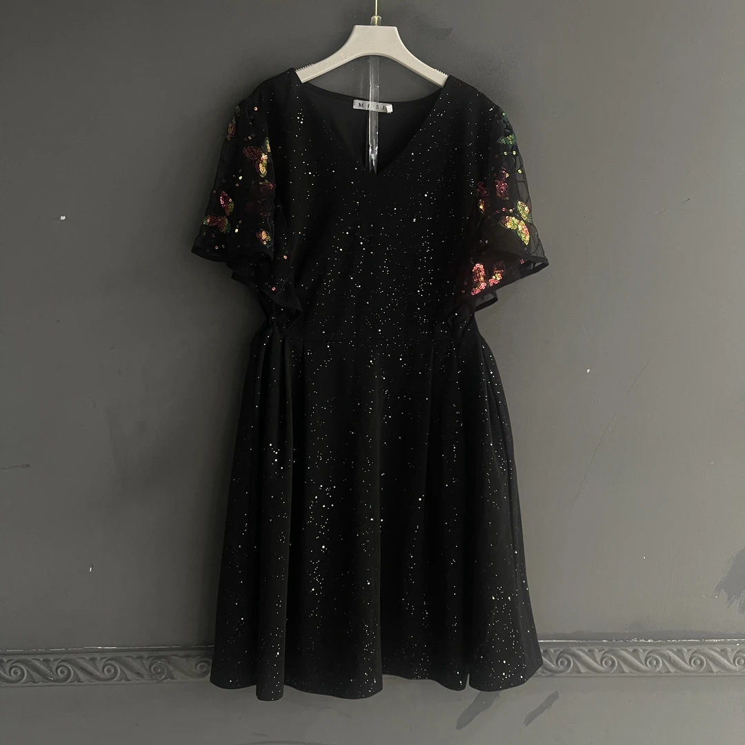 V领中腰夏季短袖常规大码连衣裙中长款