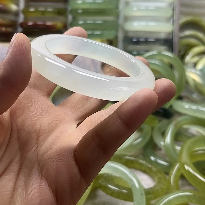 T***V蛇纹石玉未镶嵌手镯