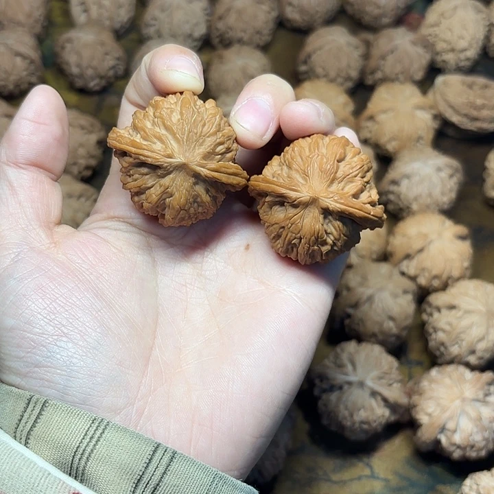 吃***惹文玩核桃吊坠磨盘