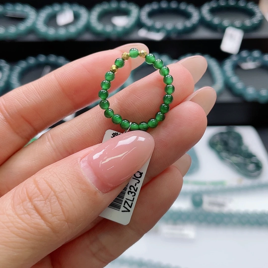 翡翠未镶嵌颈饰卡3