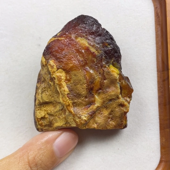 卍***园定制琥珀未镶嵌定制