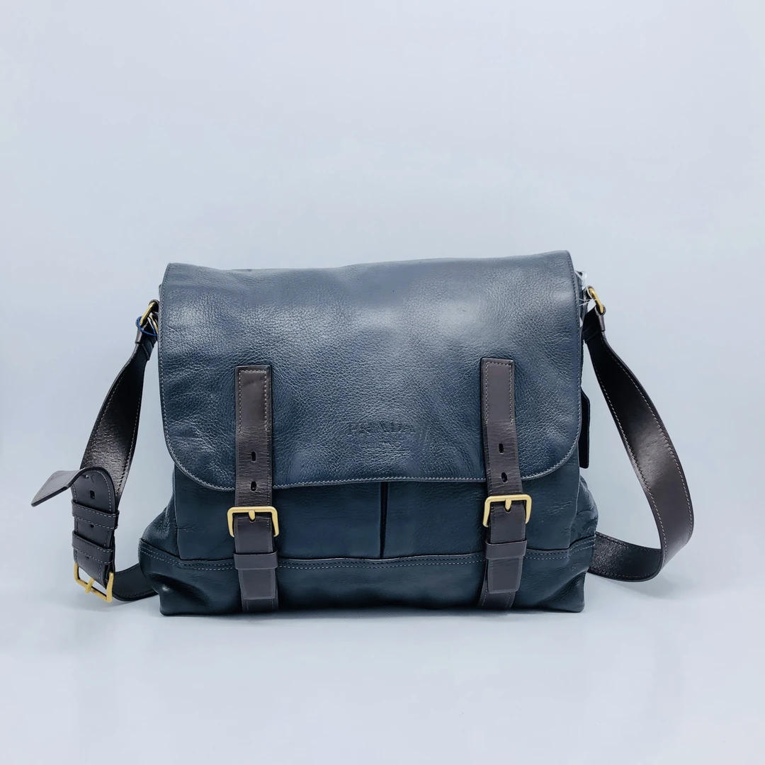95新 Prada/普拉达 藏蓝色双扣单肩包/4420号
