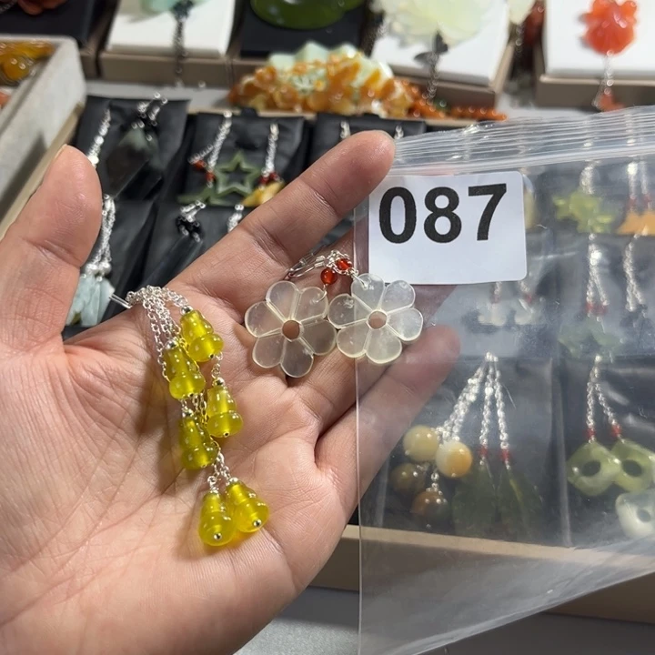 蛇纹石玉合金耳饰若*