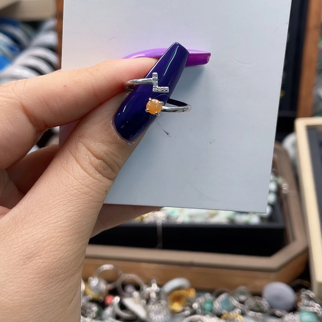 翡翠颈饰未镶嵌天然翡翠Ａ货